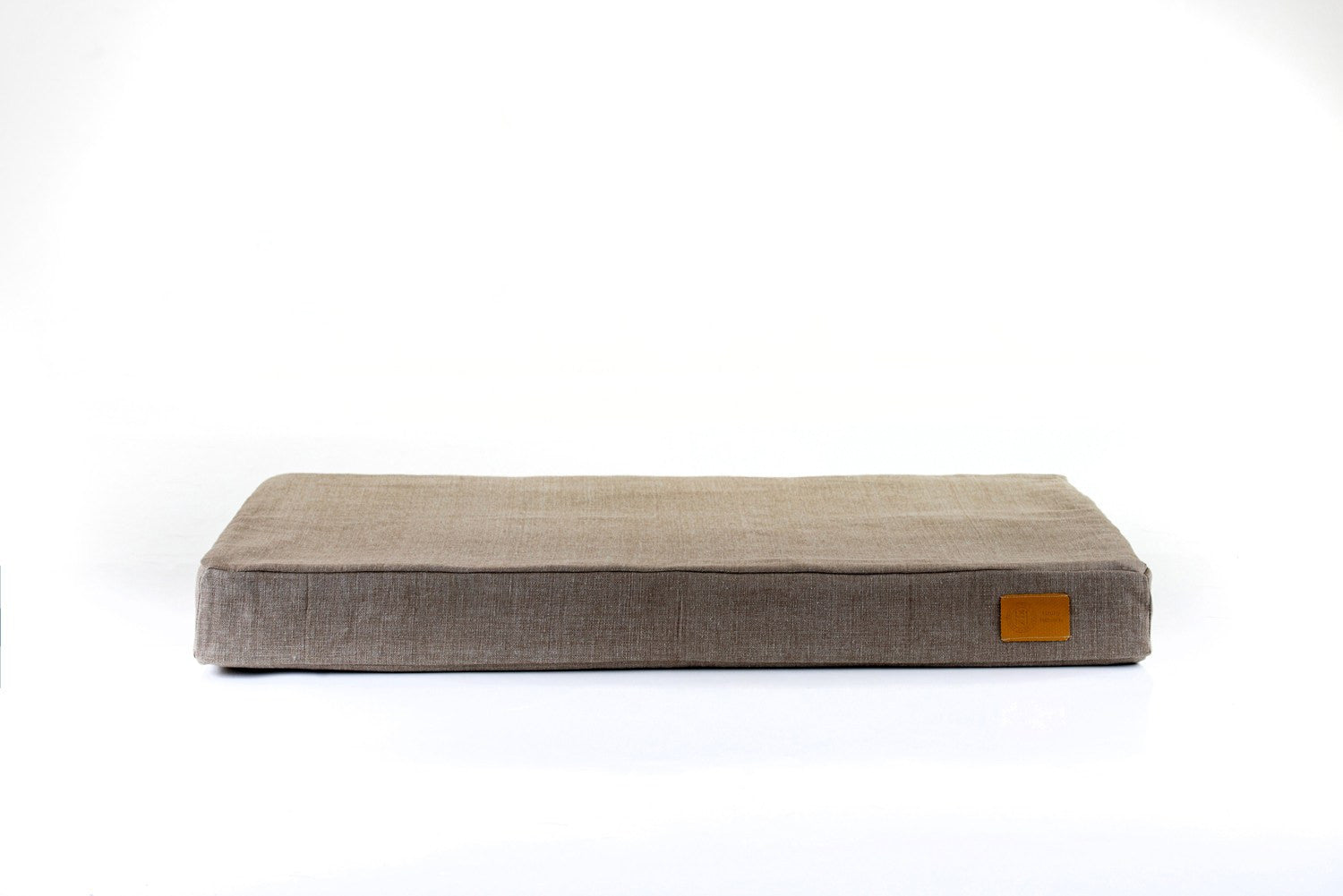 Organic Olive Cotton Wild Rover natural dog bed from Hixx.